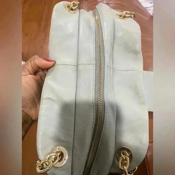 Tory Burch Leather Sea foam Green Shoulder Bag with chain link Handle - Picture 5 of 11